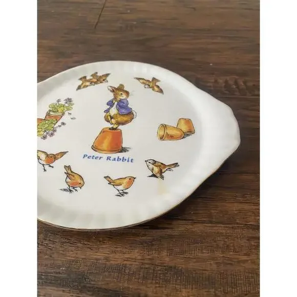 Beatrix Potter Peter Rabbit Gold Trim 2022 Porcelain Plate 8 in - Picture 3 of 5